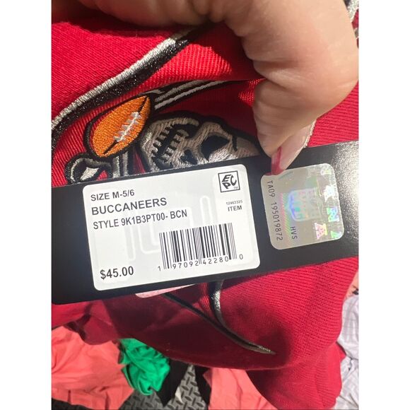 NFL NWT KIDS Red Tampa Bay Buccaneers Prime Preschool Outerwear Pullover Hood - Picture 4 of 4